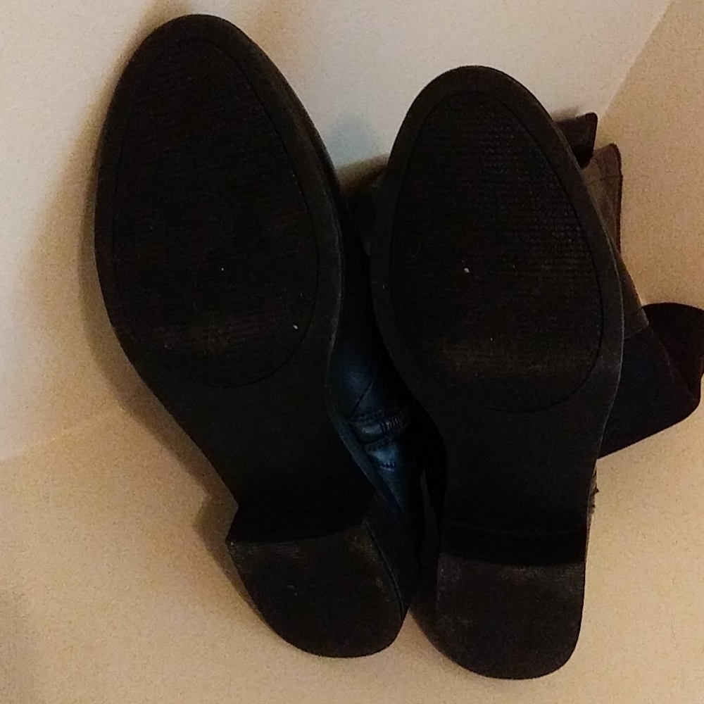 Boots - Picture 4 of 4